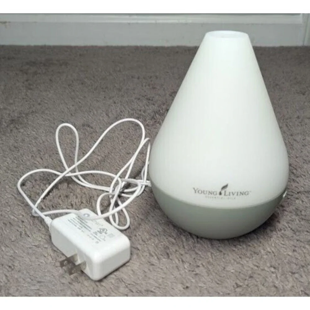 YOUNG LIVING Essential Oil Dew Drop Diffuser Working A/C Adapter Nice Condition